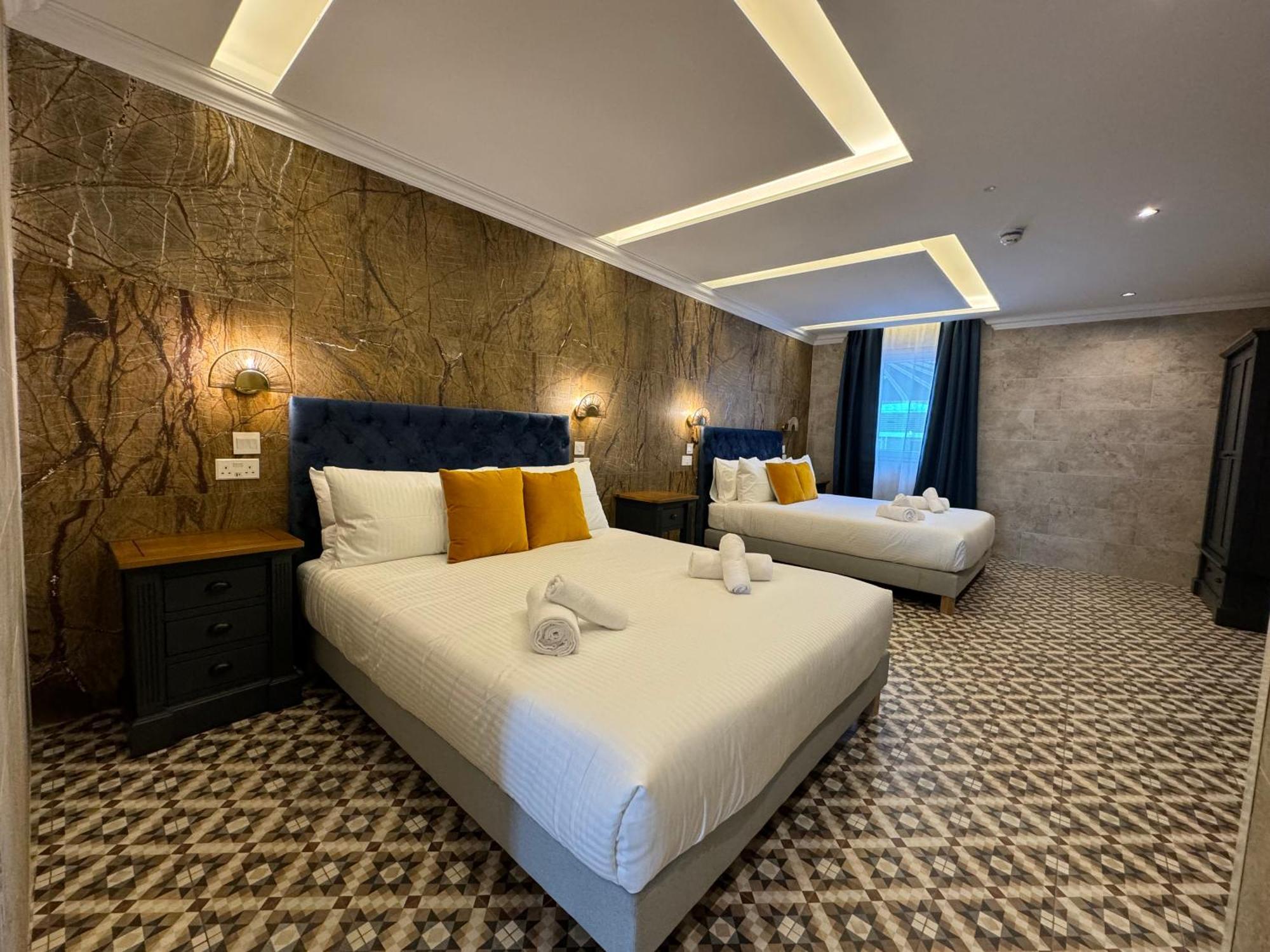 Balcony Hotel Сент Джулианс Экстерьер фото
