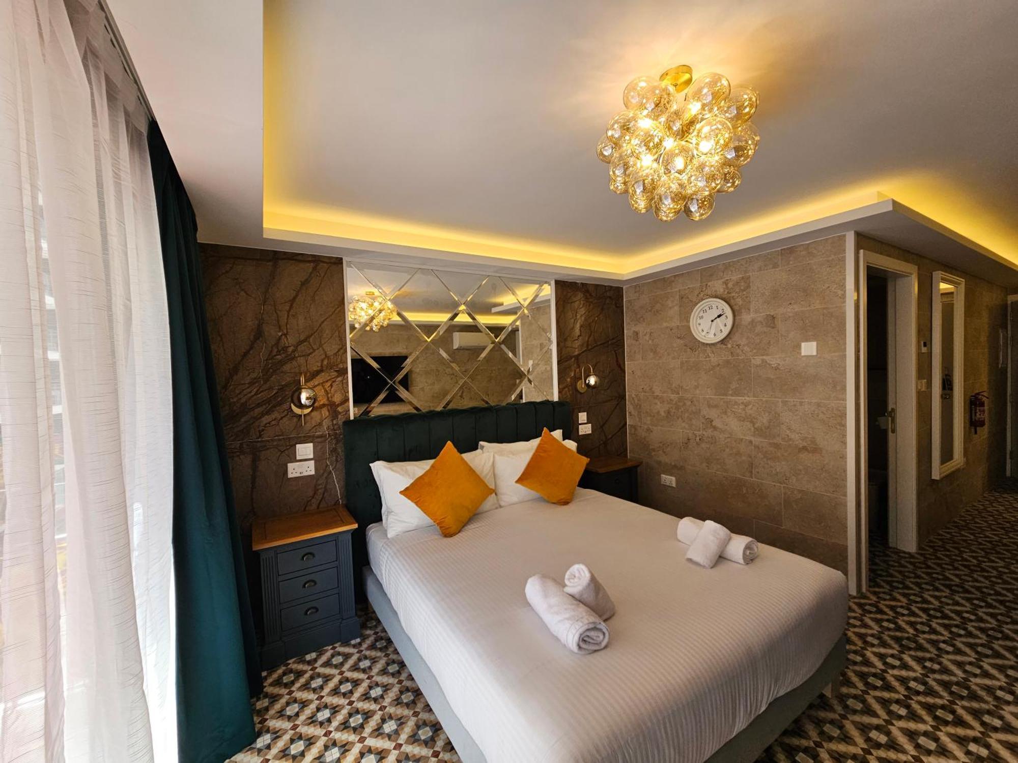 Balcony Hotel Сент Джулианс Экстерьер фото