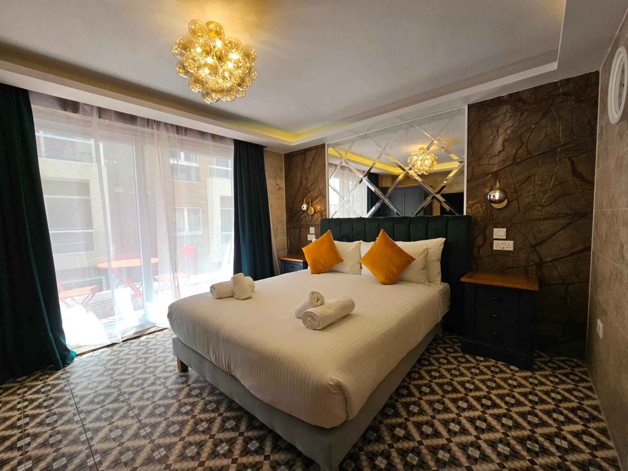 Balcony Hotel Сент Джулианс Экстерьер фото